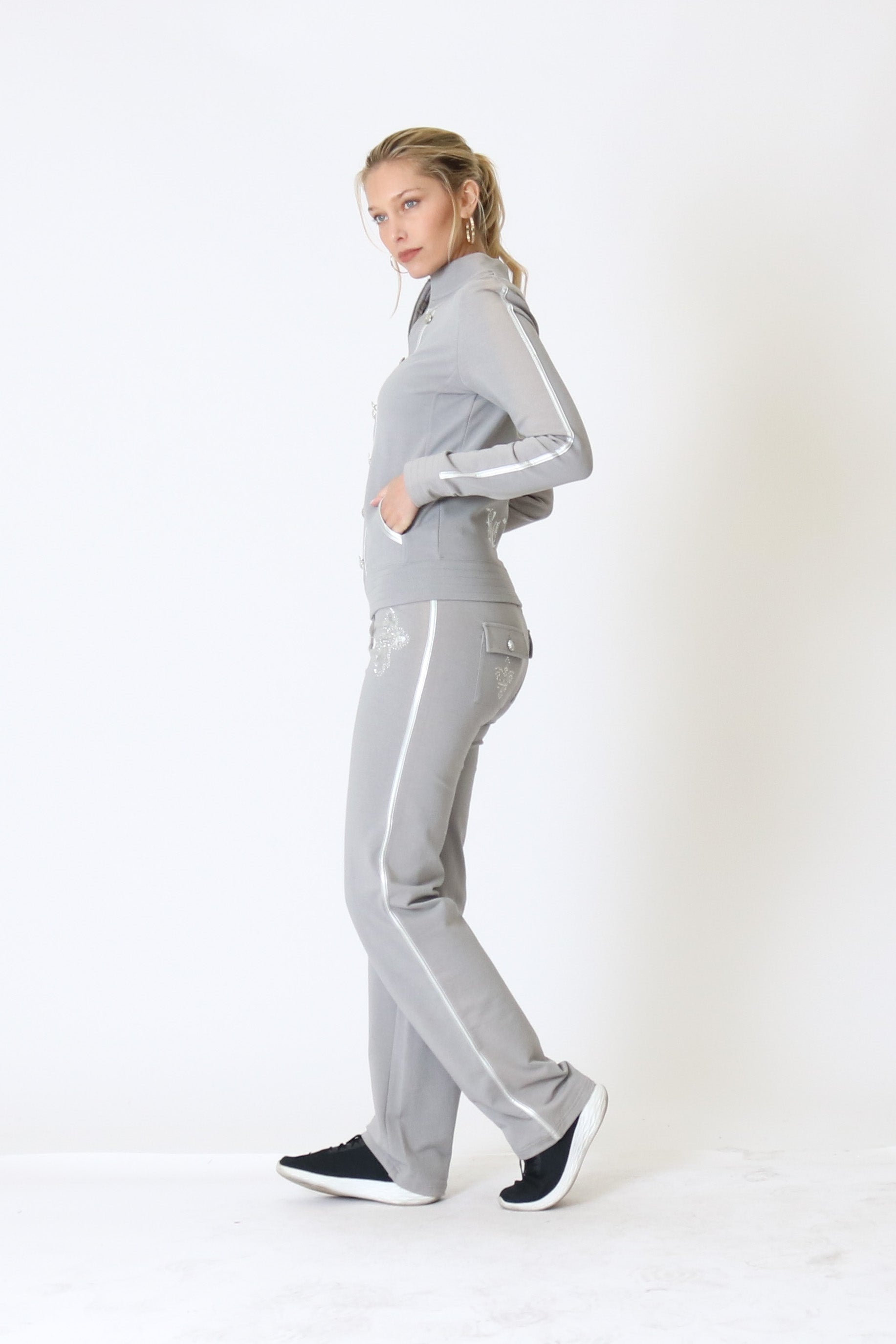 BC13748J - Warm Grey Silver