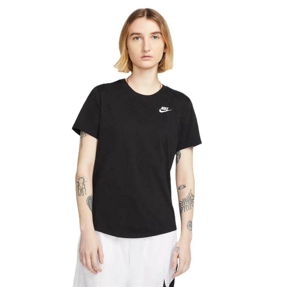 Nike Women's T-Shirt Sportswear Club Essentials Standard Fit Athletic Shirt