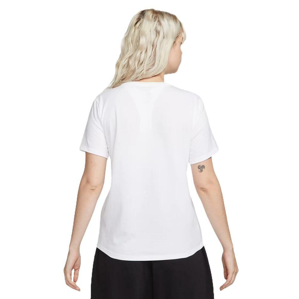 Nike Women's T-Shirt Sportswear Club Essentials Standard Fit Athletic Shirt