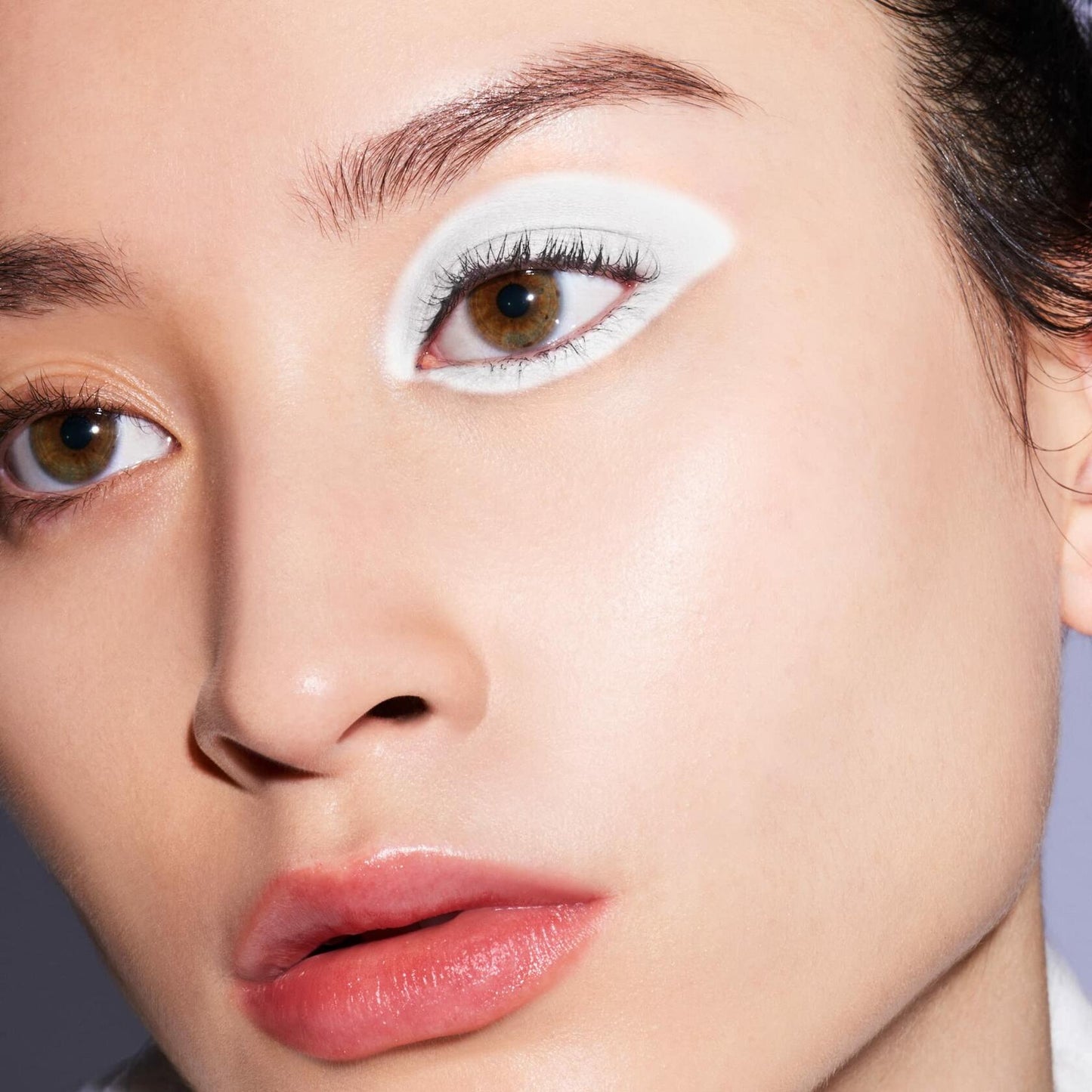 Shiseido Kajal InkArtist, Kabuki White 10-4-in-1 Liner, Kajal, Eyeshadow & Brow Color - Smudge Resistant, Crease Proof & Waterproof - Includes Detachable Sharpener & Built-In Sponge