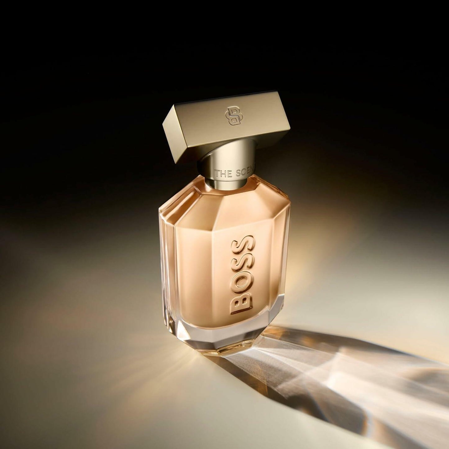 Hugo Boss The Scent Eau de Parfum - Ambery Women's Perfume - With Notes of Peach, Osmanthus, and White Musk - Long Lasting Fragrance