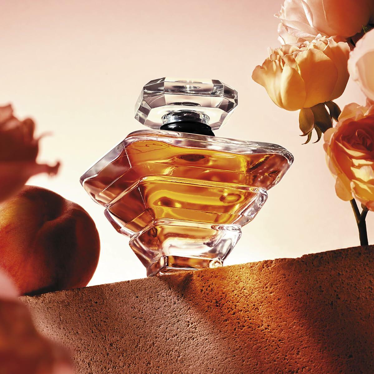 Lancôme Trésor Eau de Parfum - Long Lasting Fragrance with Notes of Rose, Lilac, Peach & Apricot Blossom - Elegant & Romantic Women's Perfume - 3.4 Fl Oz
